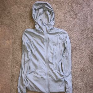 size 4 lulu lemon zip up, didn’t fit me right.